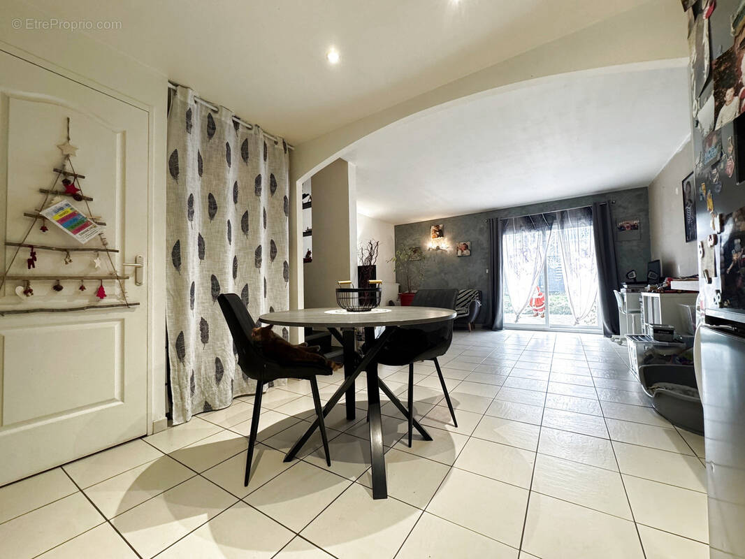 Maison à SURVILLIERS