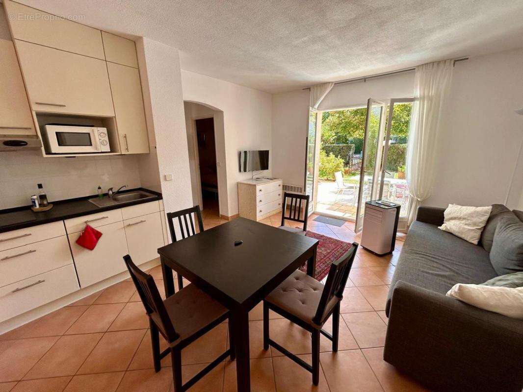 Appartement à COGOLIN