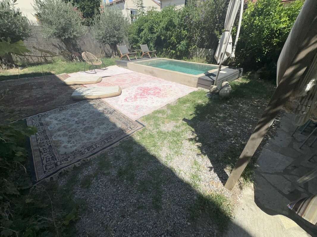 Mas en centre ville à Perpignan, jardin luxuriant, piscine, garage. - photo 27