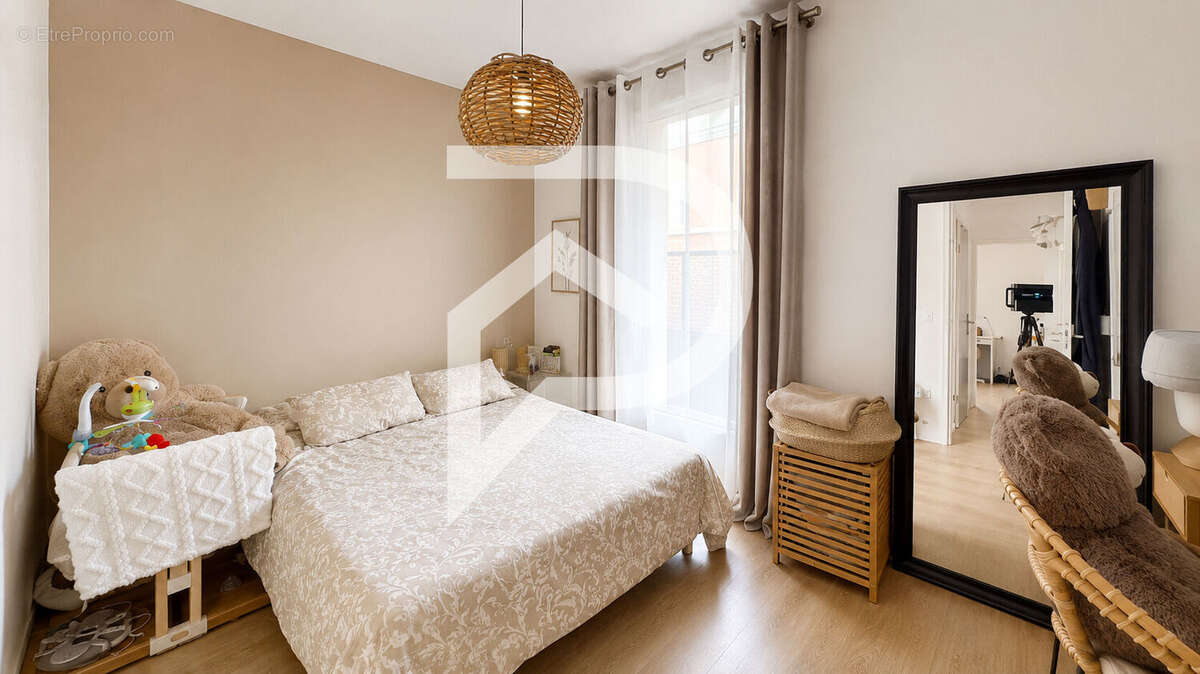 Appartement à CHANTELOUP-LES-VIGNES