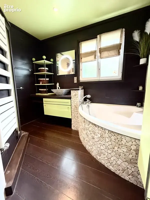 Maison 5 pièces 140 m² à vendre à Villers-Le-Lac (25130) - photo 8