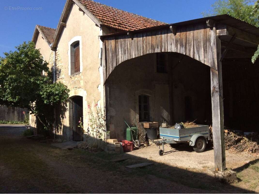 Maison à SAINT-PIERRE-DE-MAILLE