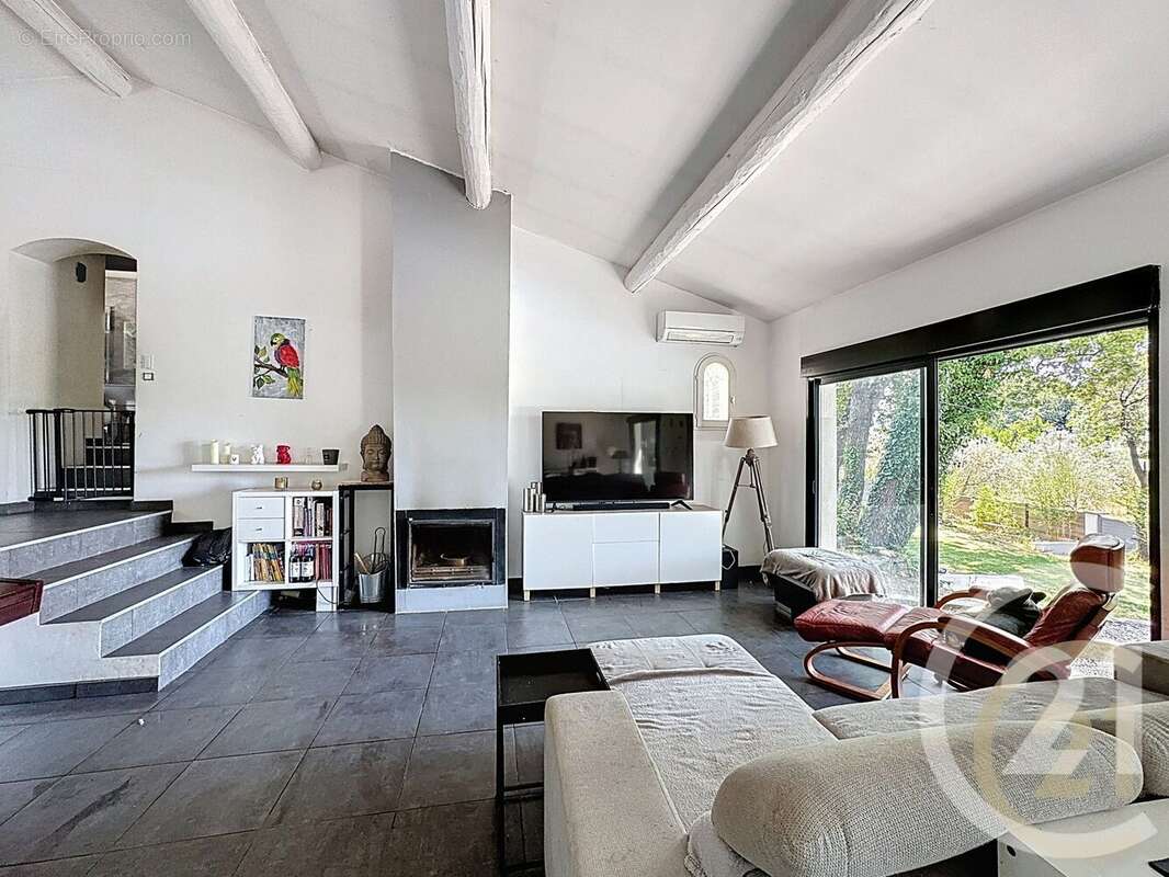 Maison à POURRIERES