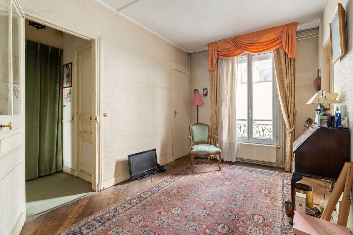 Appartement à LEVALLOIS-PERRET