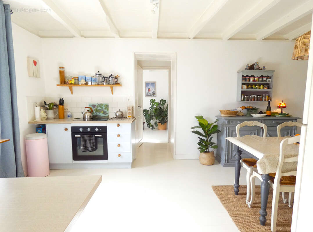 Maison à NANTEUIL-AURIAC-DE-BOURZAC