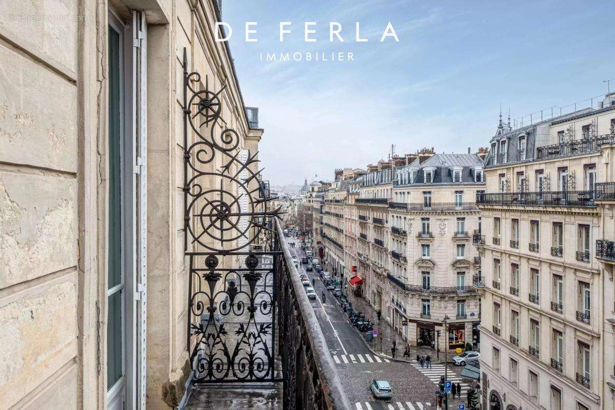 Appartement à PARIS-8E