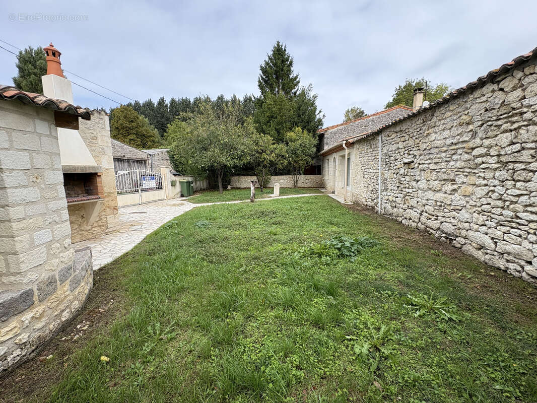 Maison à CORME-ECLUSE