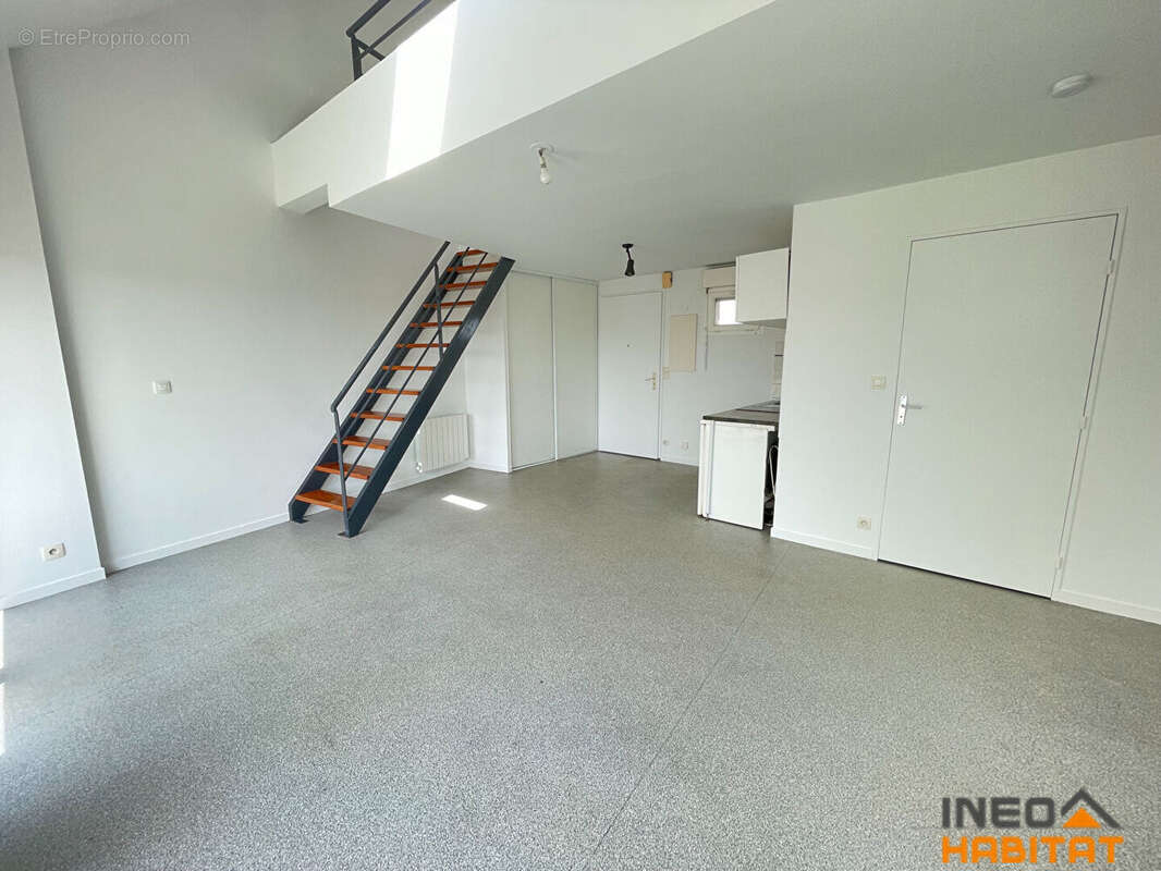 Appartement à LA MEZIERE