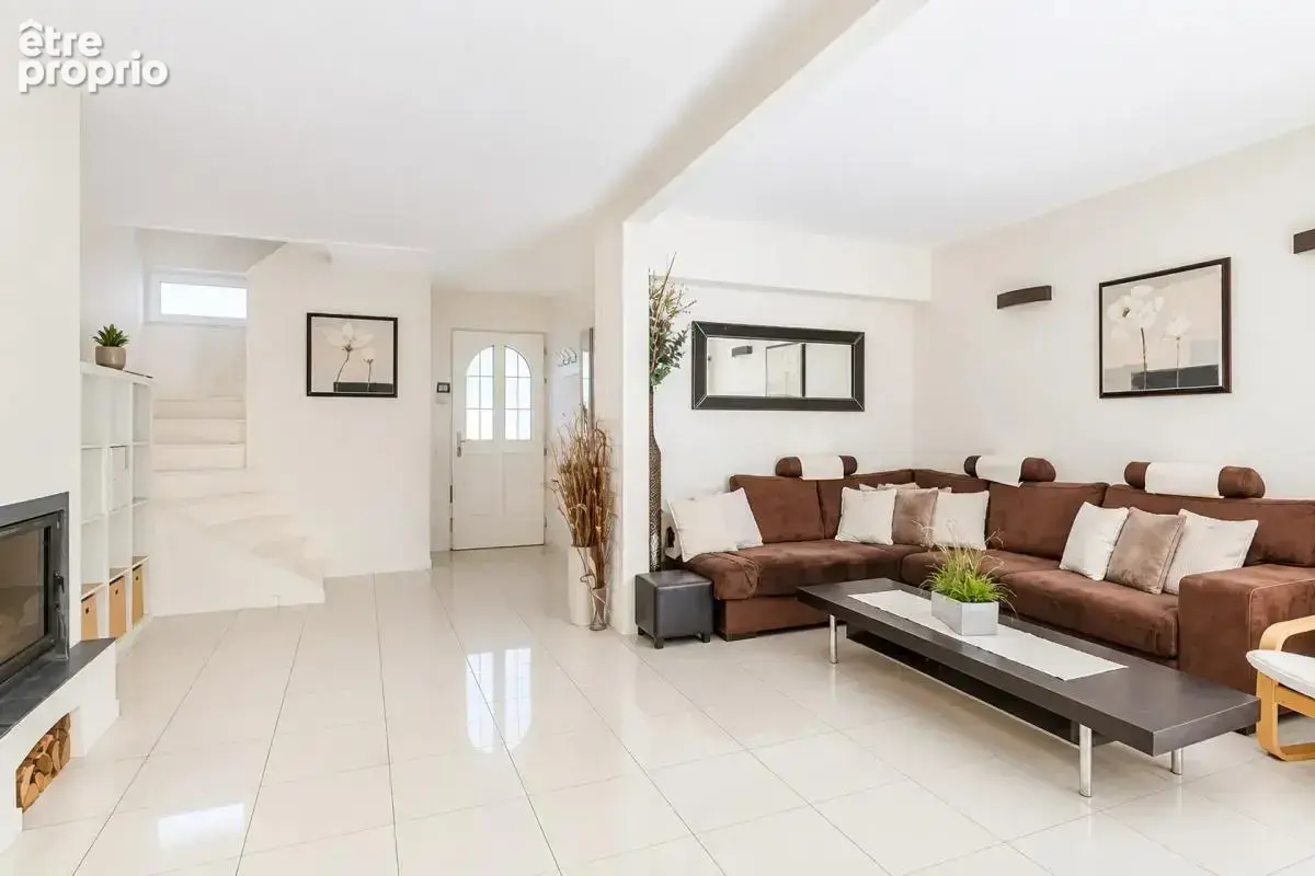 Maison de 5 pièces de 94 m² à Thiais - photo 4