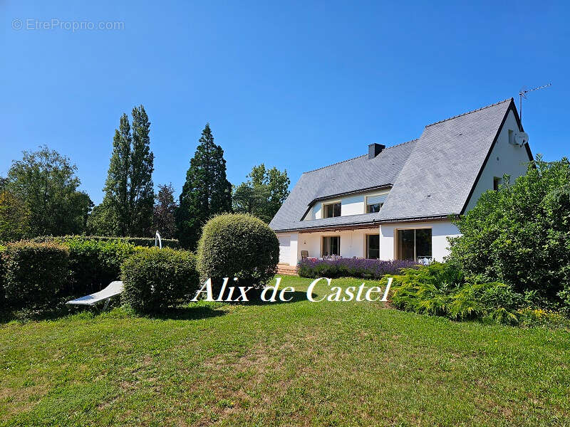 GUERANDE(44350), maison 8 pièces, 263 m² - photo 2