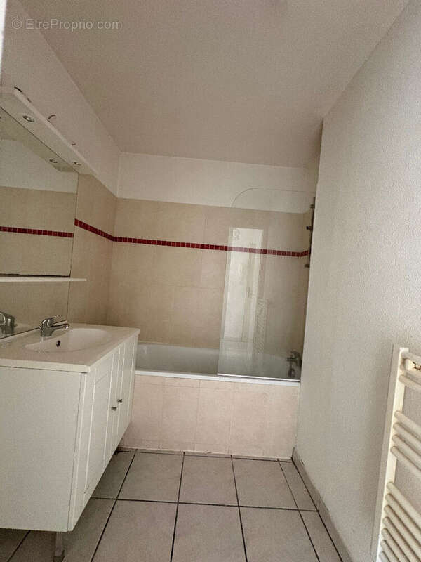 Appartement récent et sécurisé à  Somain - photo 8