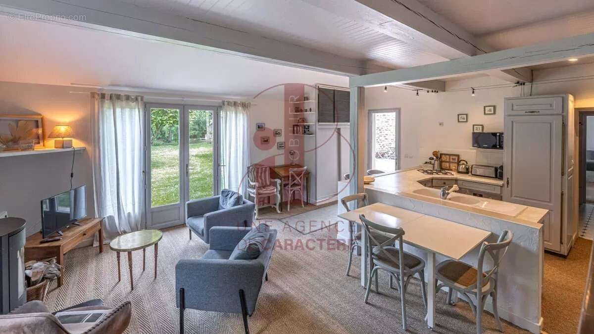 Maison à FONTAINEBLEAU