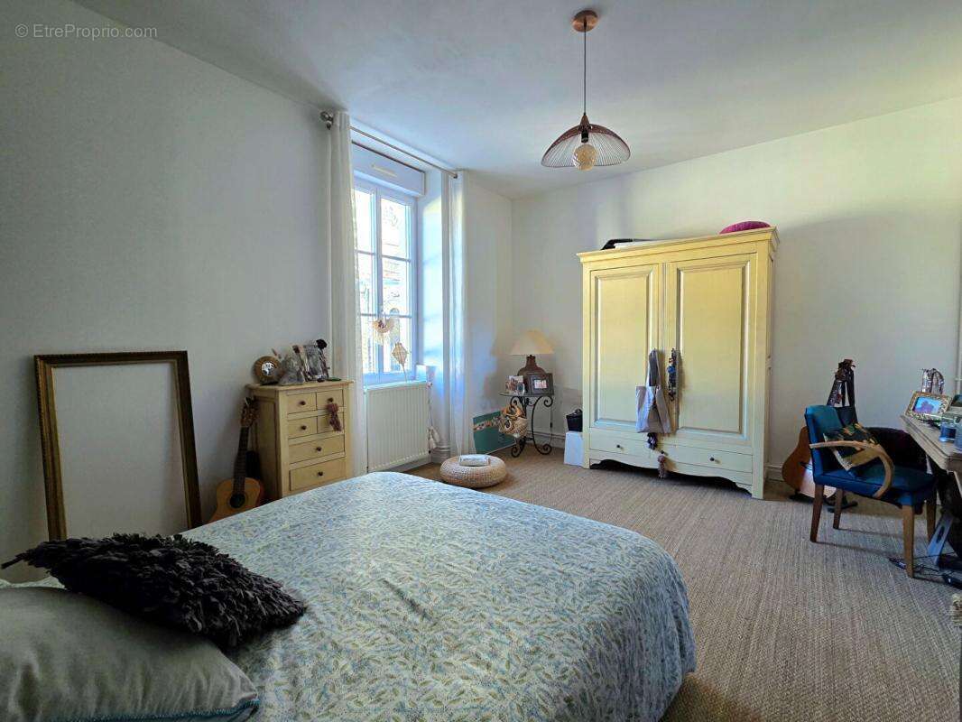 Maison à LA MEMBROLLE-SUR-LONGUENEE