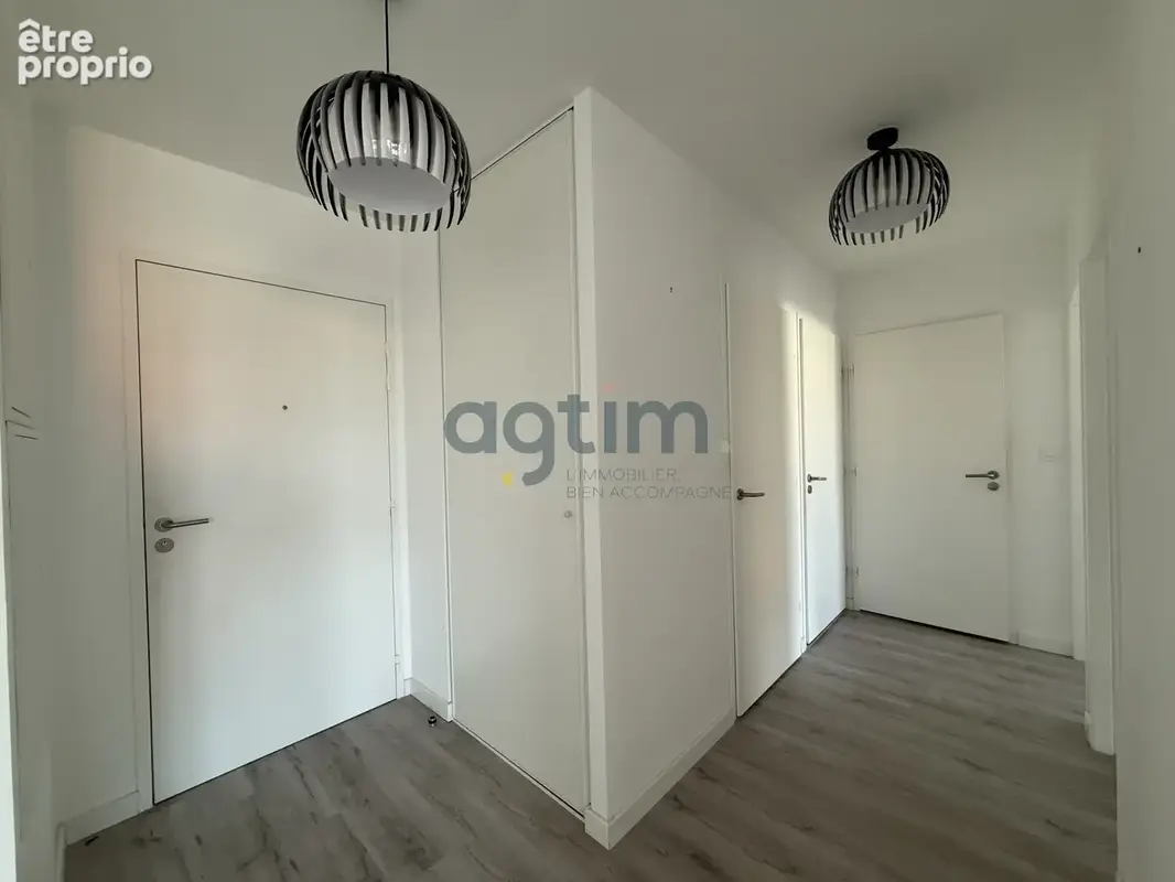 MONTAIGU CENTRE   Appartement T3 avec terrasse et parking - photo 4