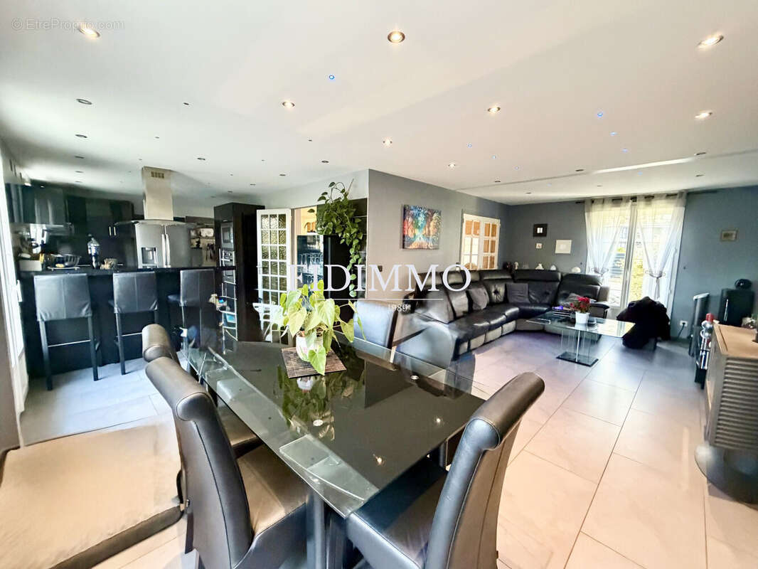 Maison à ORMESSON-SUR-MARNE