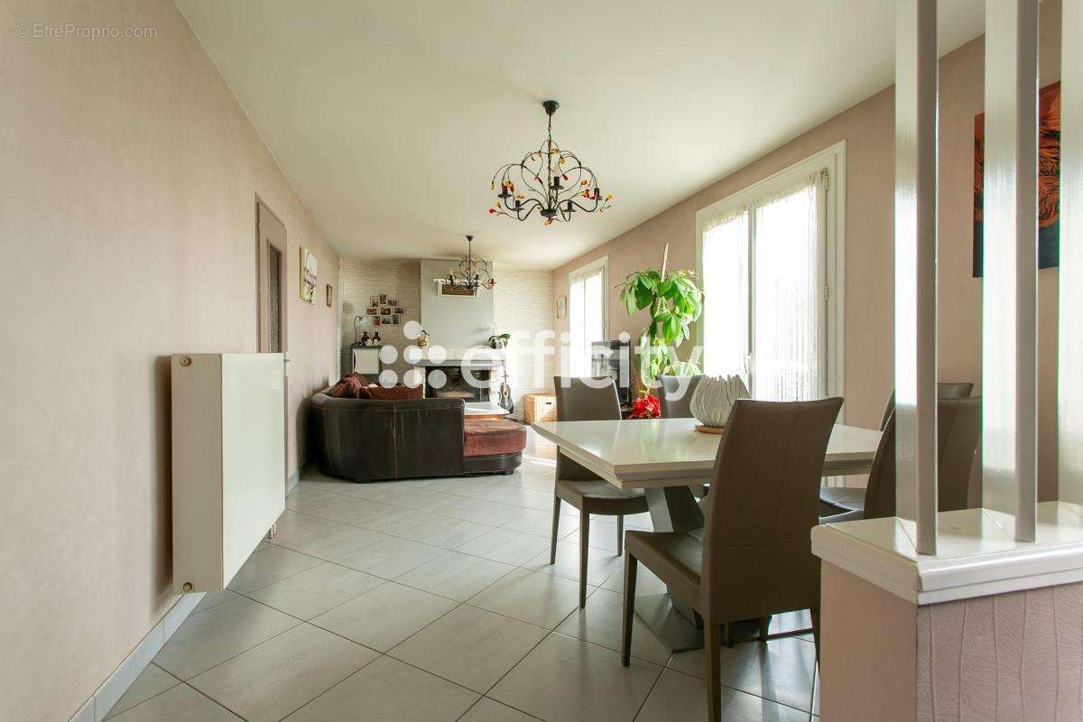 Maison à BOUAYE