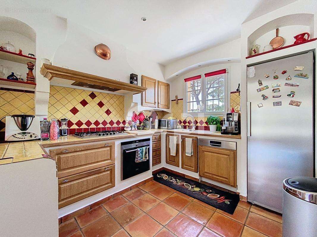 Maison à ROQUEBRUNE-SUR-ARGENS