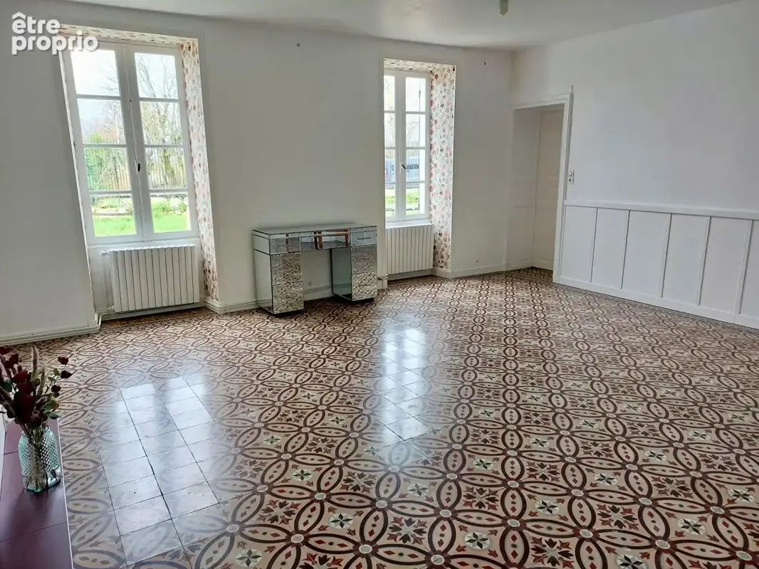 Elegante maison non-mitoyenne avec gîte, vaste dépendances, 2 km du centre ville - photo 4