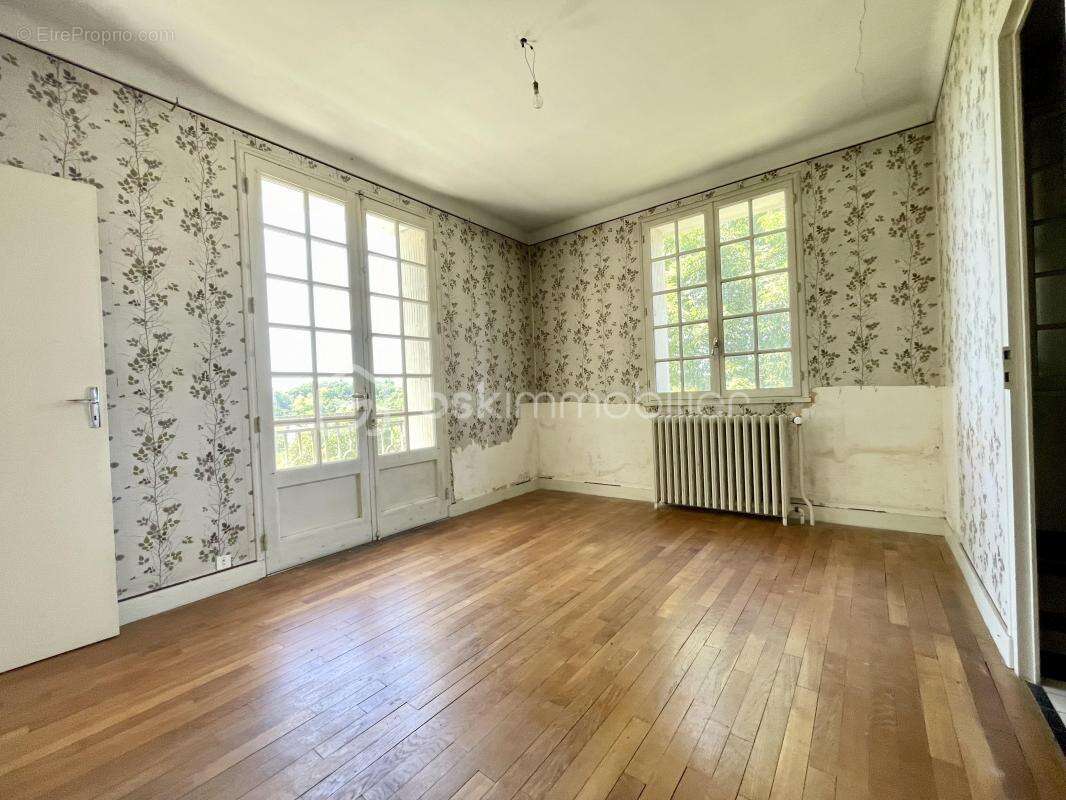 Maison de caractère avec fort potentiel – montmorillon - photo 10