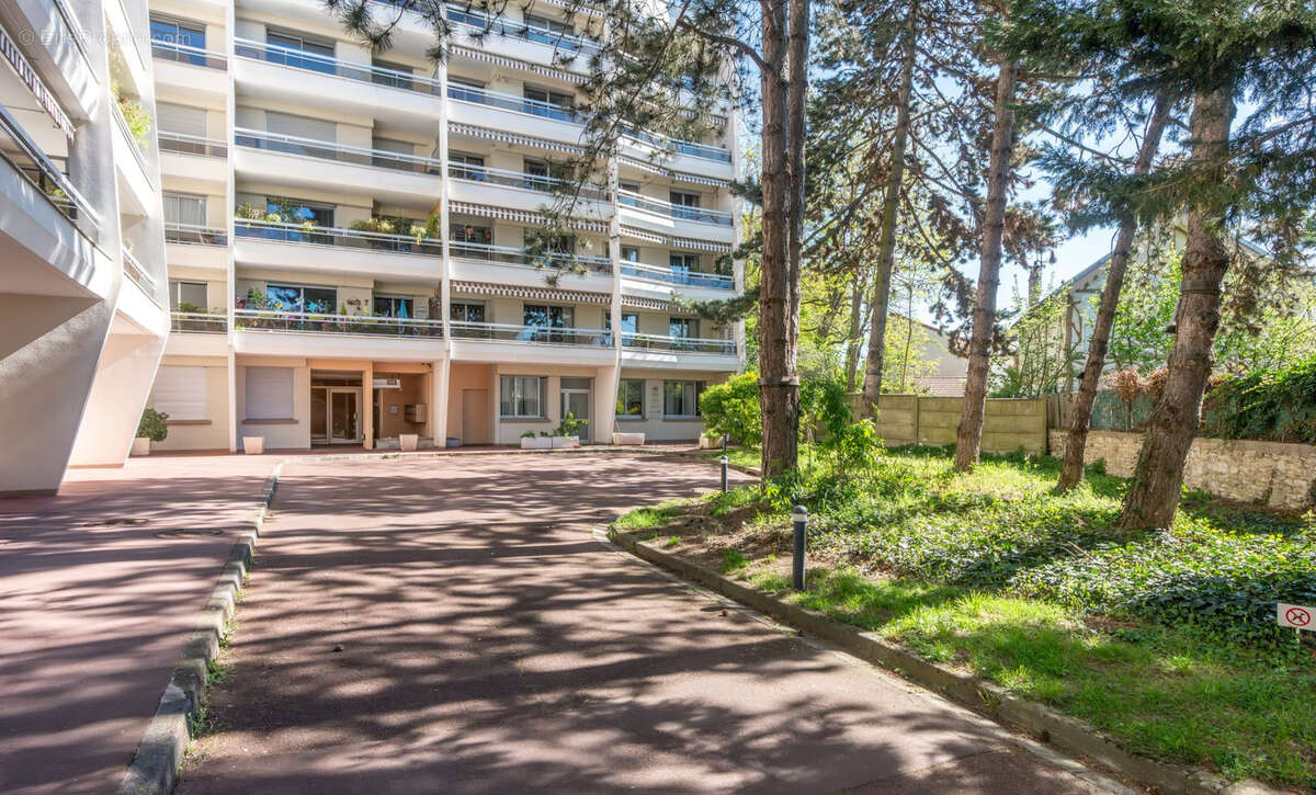 Appartement 3 pièces avec balcon, cave et deux parkings - photo 18