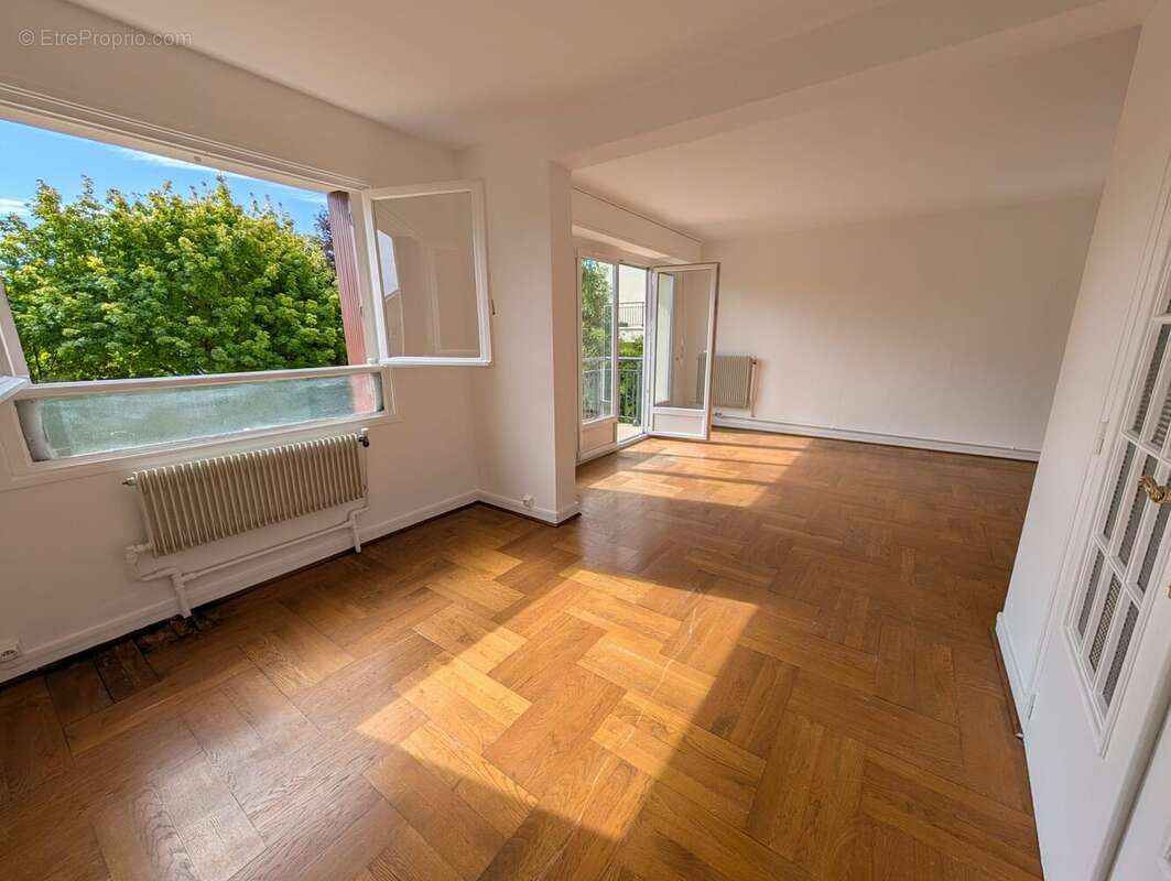 Appartement à VILLEPREUX