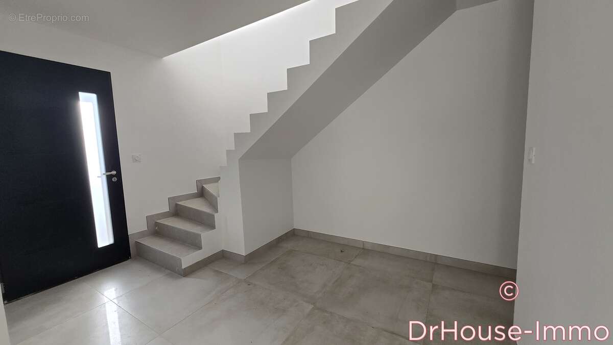 Maison à SAINT-JULIEN