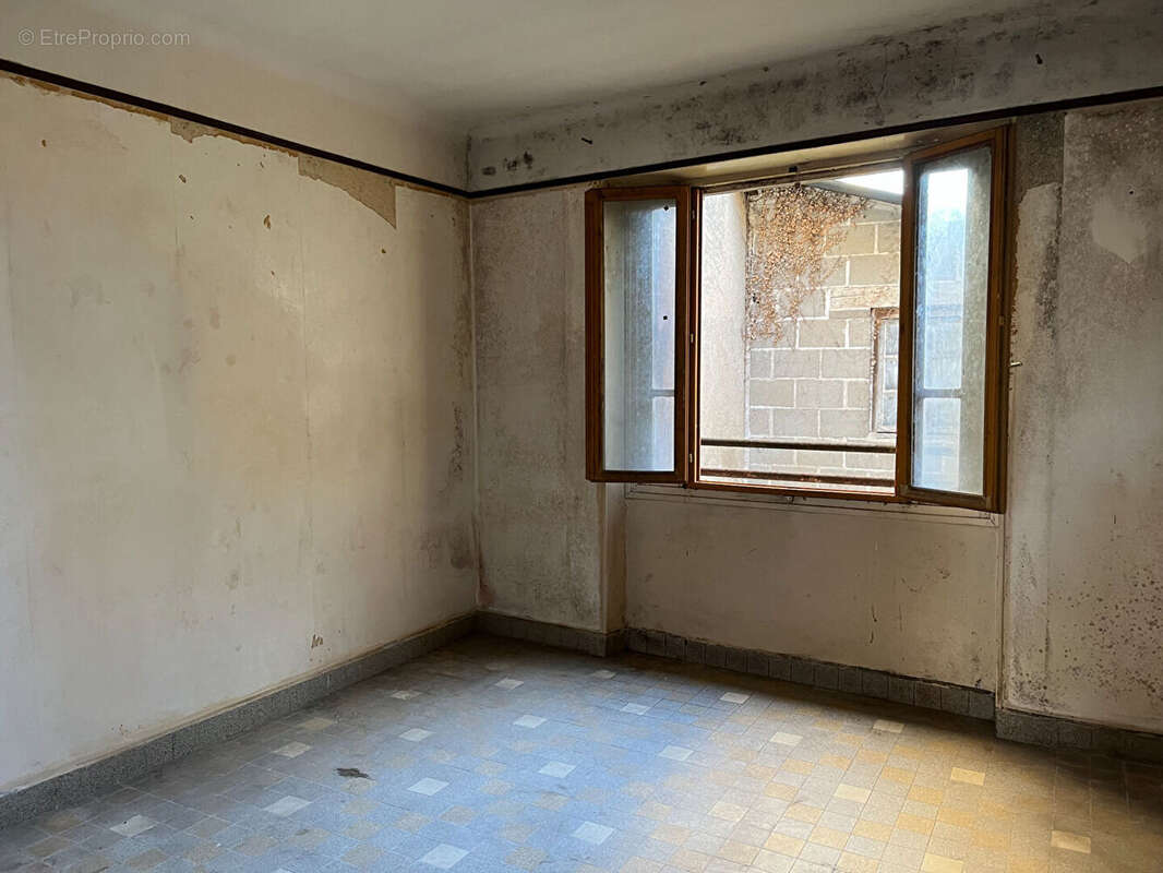 Maison à SAINT-SATUR