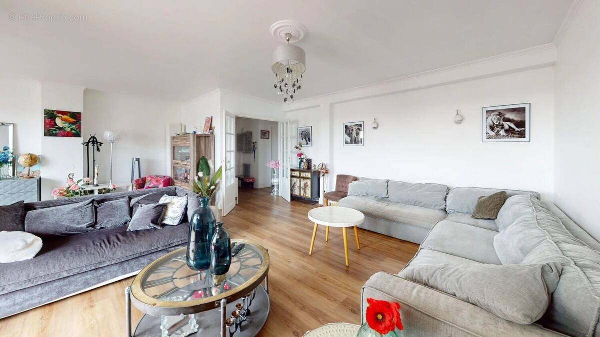 Appartement à PONTAULT-COMBAULT