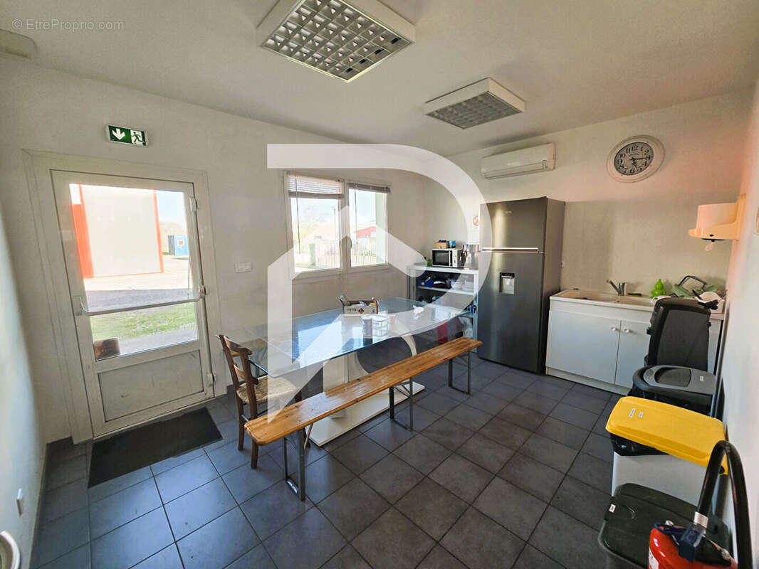 Commerce à ARTHEZ-DE-BEARN