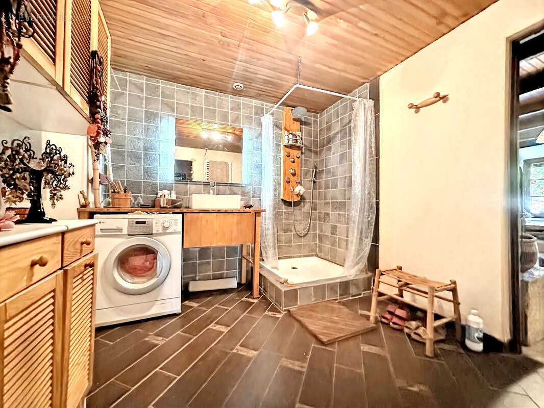 Maison à AVRAINVILLE