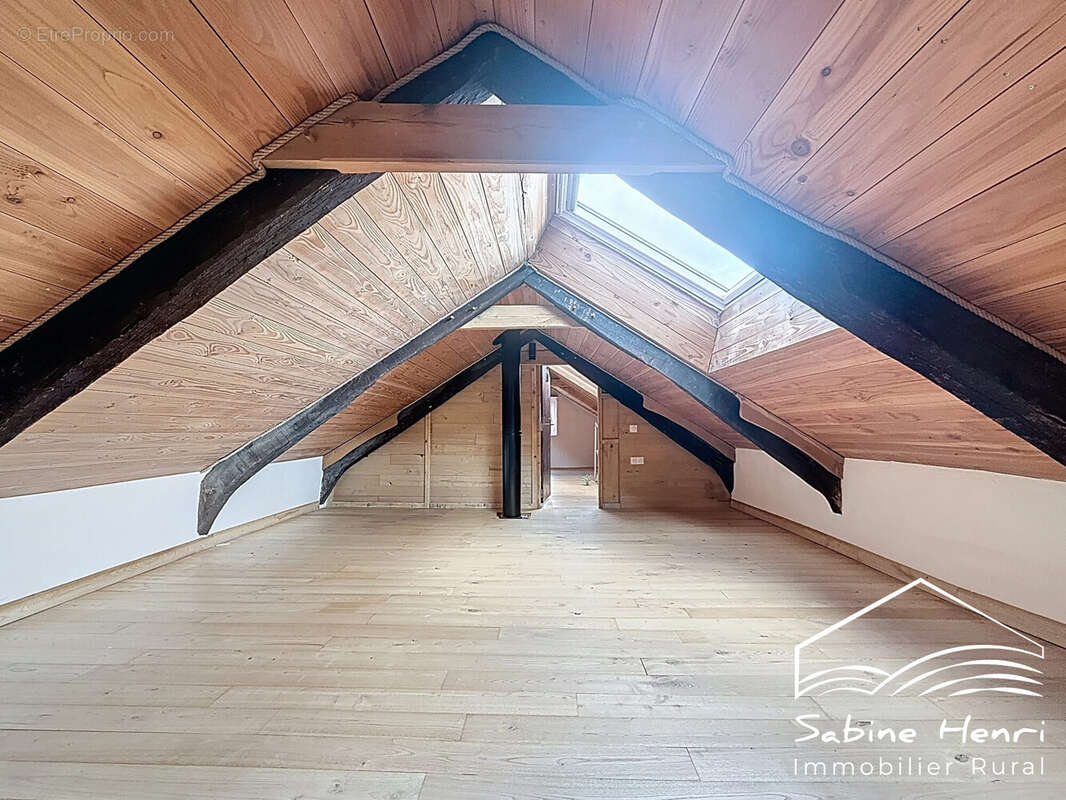 Maison à SAINT-JUST-SUR-VIAUR