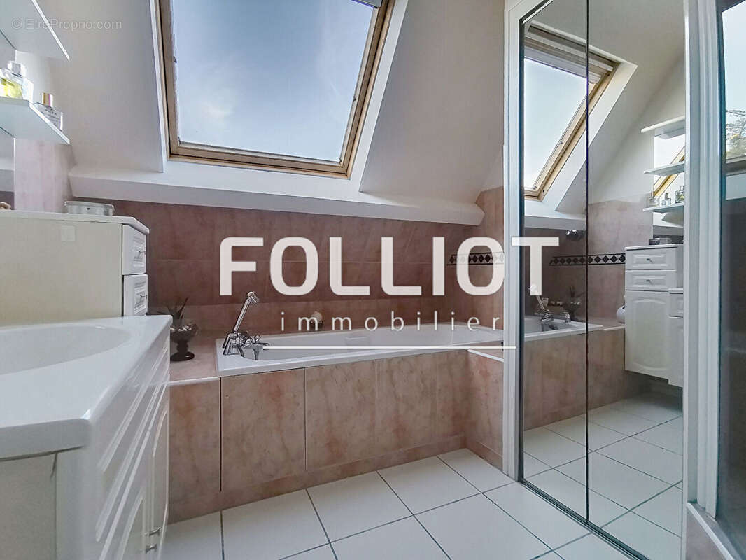 Maison à SAINT-PAIR-SUR-MER