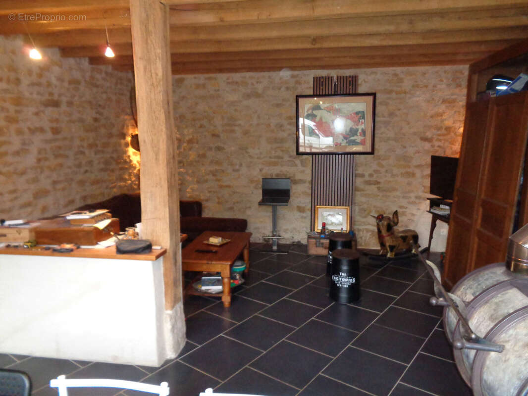 Maison à MONTIGNY-AUX-AMOGNES