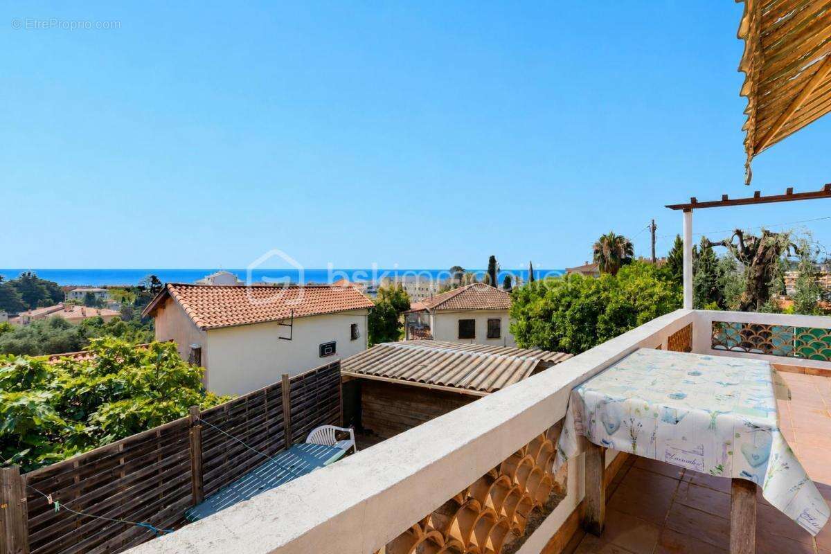 Menton - Val de Gorbio : Propriété vue mer sur terrain de 2 498 m² - photo 2