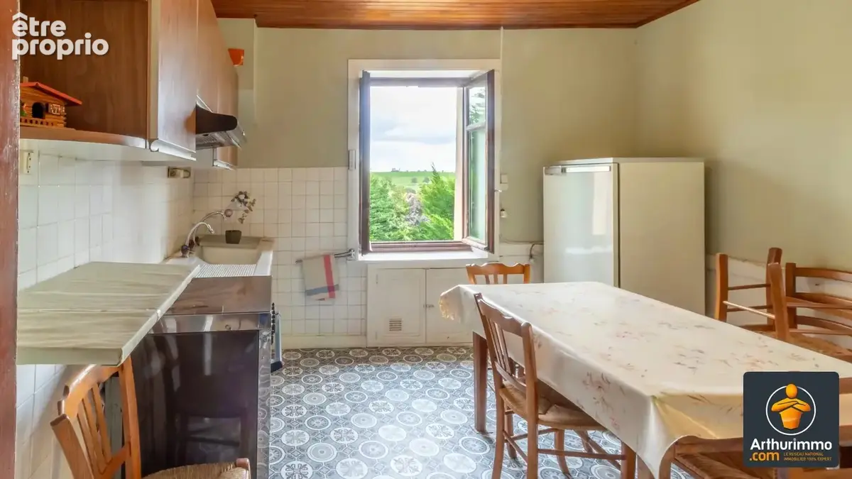 Maison familiale avec dépendances, jardin et vue dégagée – Sainte-Catherine - photo 12