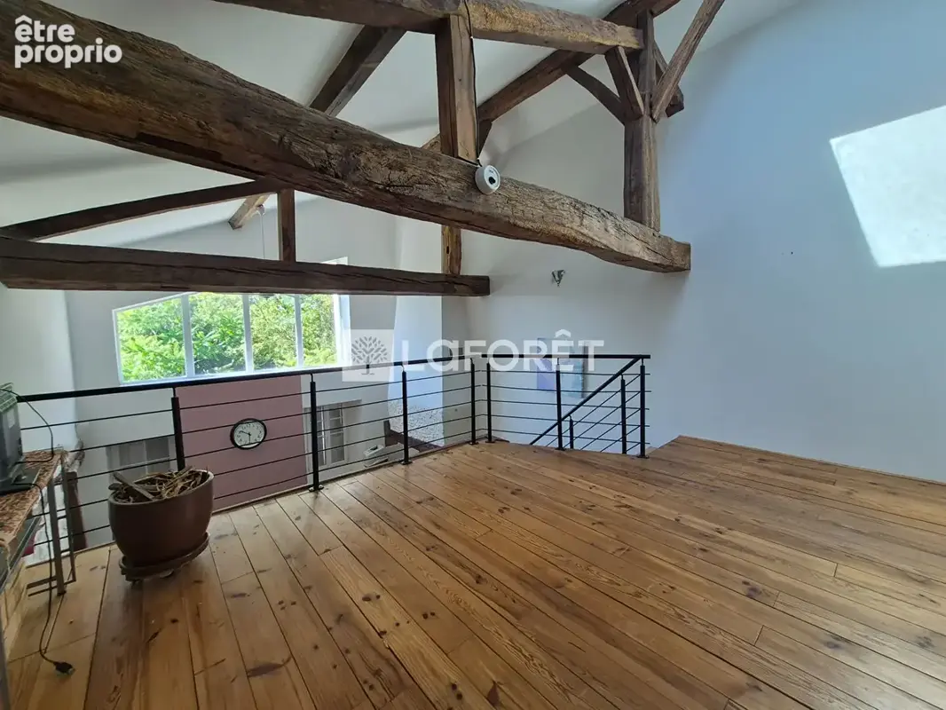 Maison d'habitation avec 2 gîtes au calme et garage. - photo 6