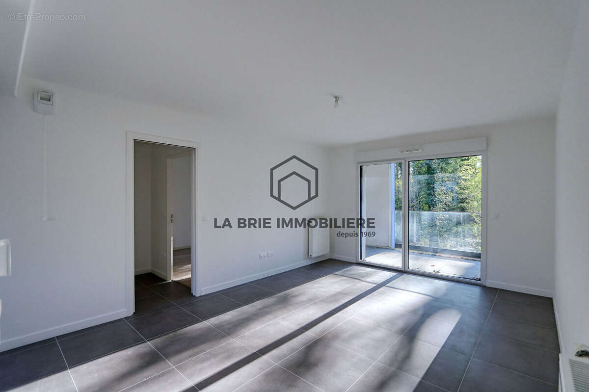 Appartement à RUBELLES