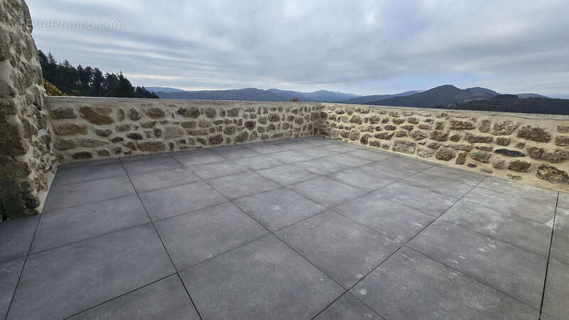 Maison à SAINT-MAURICE-EN-CHALENCON