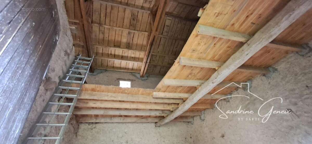 Maison 60 m² à Saint-Jean-Des-Ollieres  - photo 3