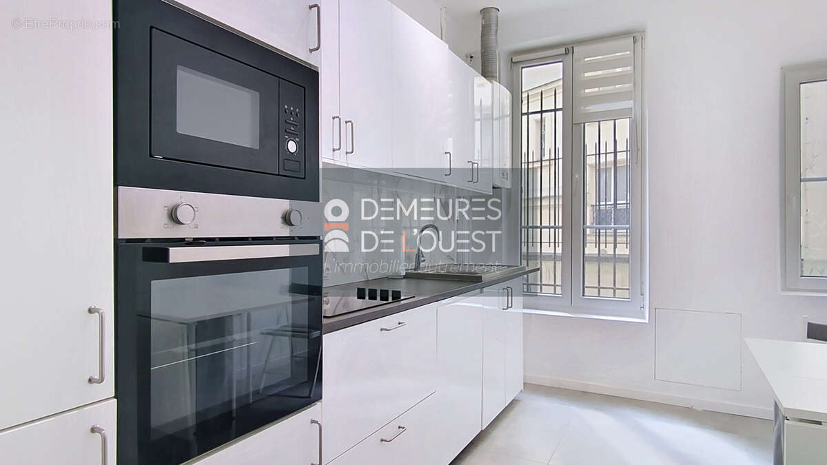 Appartement à PARIS-16E