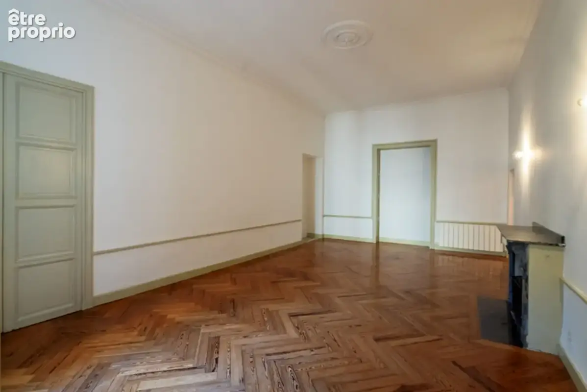 CARCASSONNE - BASTIDE ST-LOUIS Appartement T3 97m² dans un immeuble de caractère avec cour et  jardin intérieur communs - photo 5