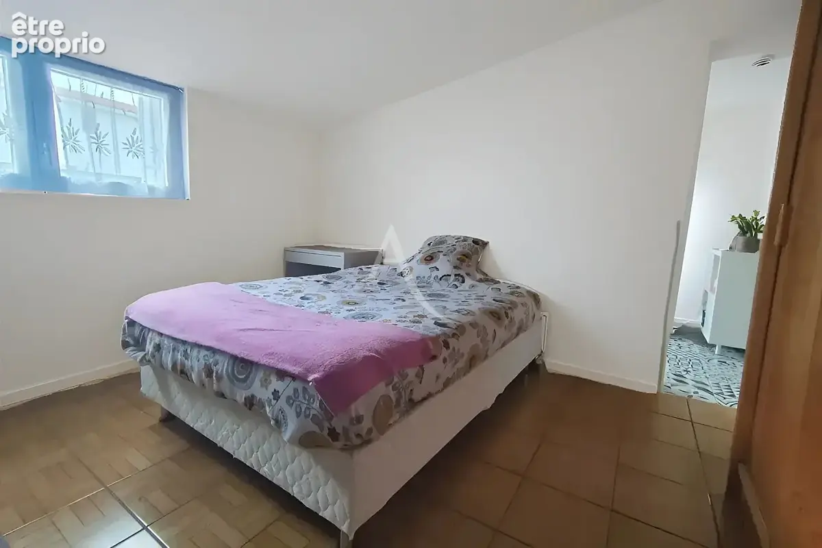 Maison familiale (6 pièces) quartier du Puits Rochais - photo 8