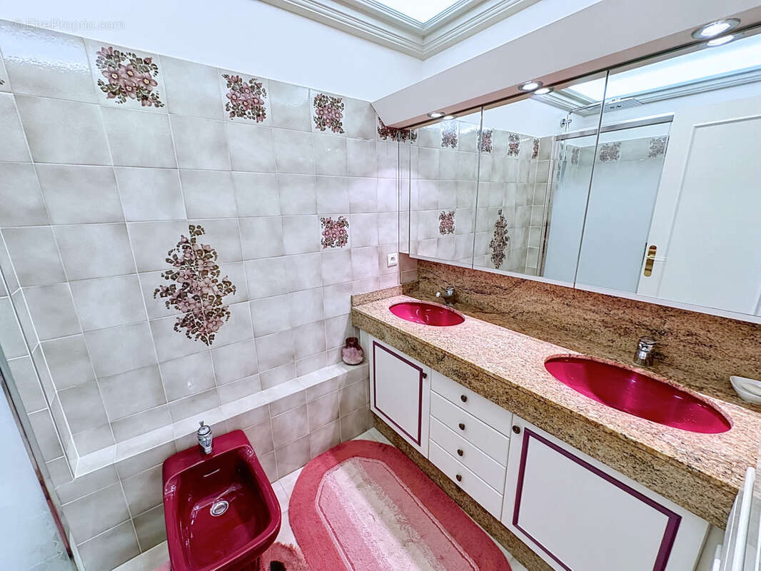 Appartement à VENCE