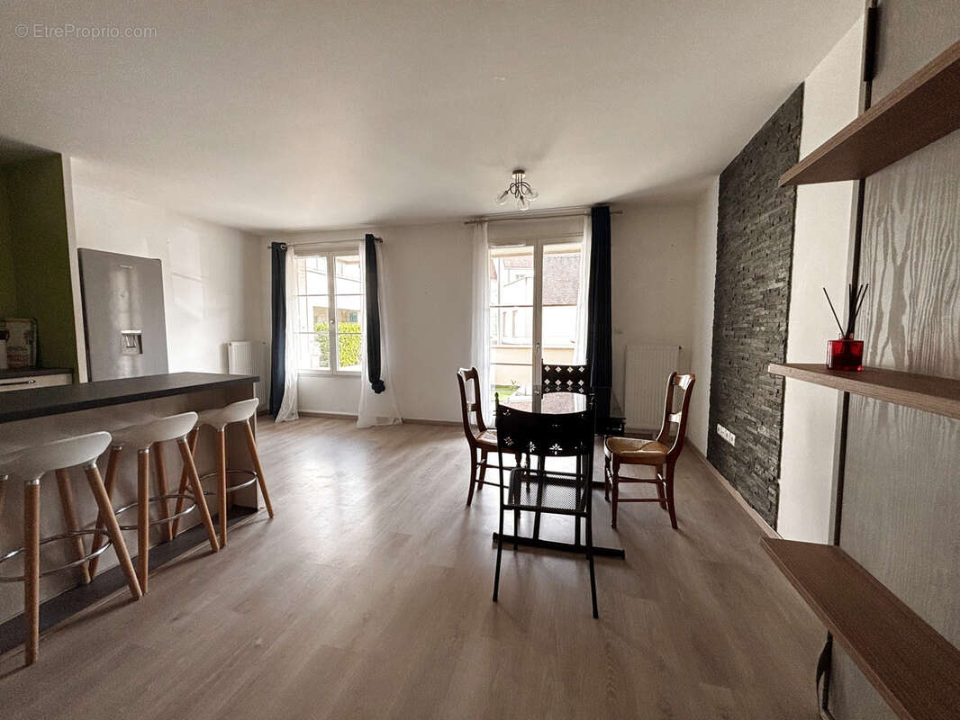Appartement à LA CHAPELLE-EN-SERVAL