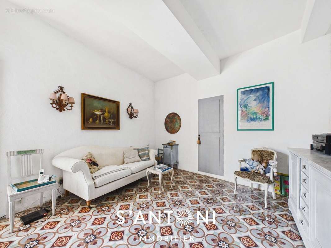 Maison de charme 150 m², 3 niveaux, tropézienne vue clocher - photo 8