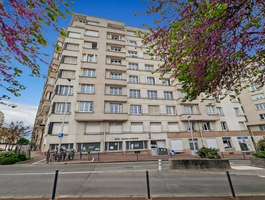 Commerce à ISSY-LES-MOULINEAUX