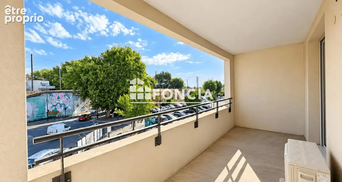 Appartement proche du centre-ville, environ 85 m², résidence avec piscine sécurisée - photo 2