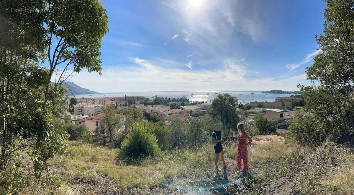 Terrain à BEAULIEU-SUR-MER