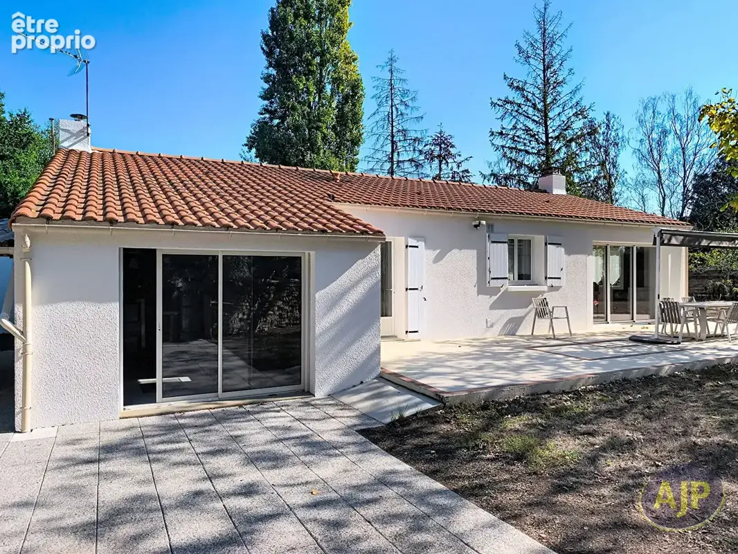 Maison à MONTAIGU