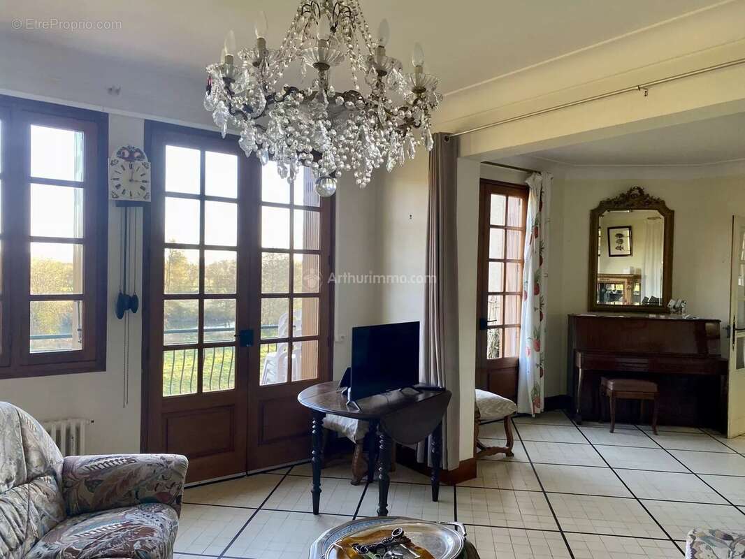 Maison à LA CHARTRE-SUR-LE-LOIR